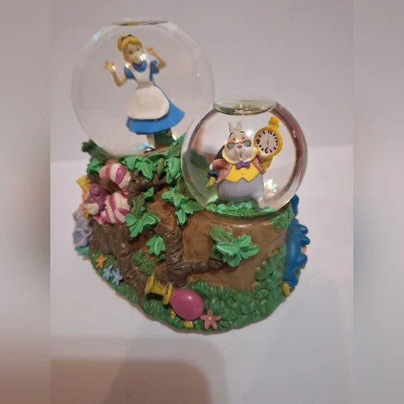 RARE, Enesco, Disney Alice in Wonderland Musical Double Snow Globe Music Works!